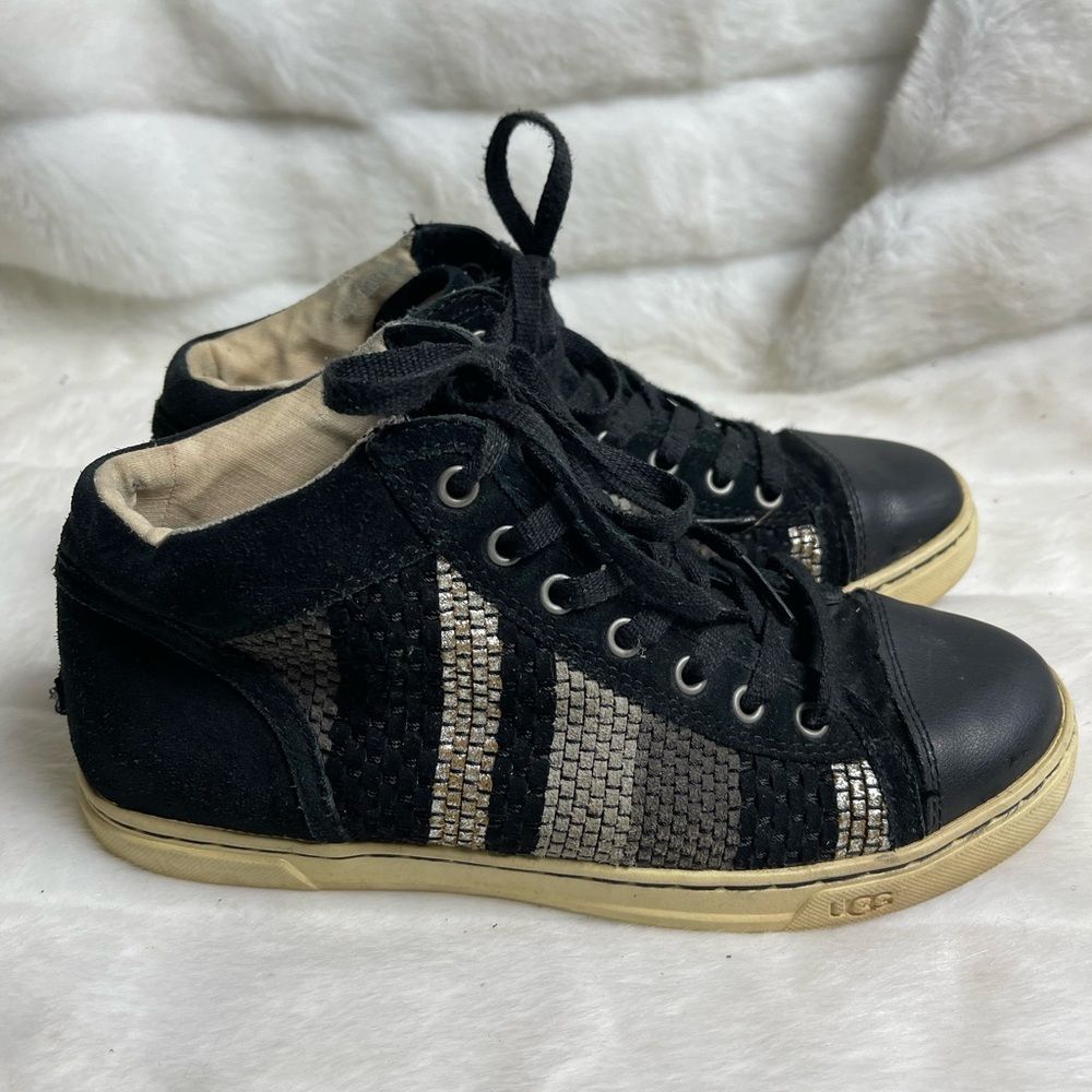 UGG black woven suede lace up sneakers with three shades of gray round toe SZ7